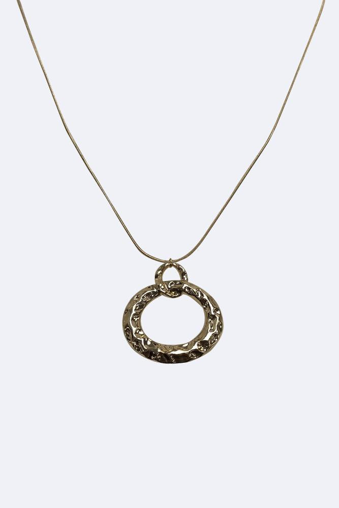 Interlocking Circles Pendant Chain Necklace