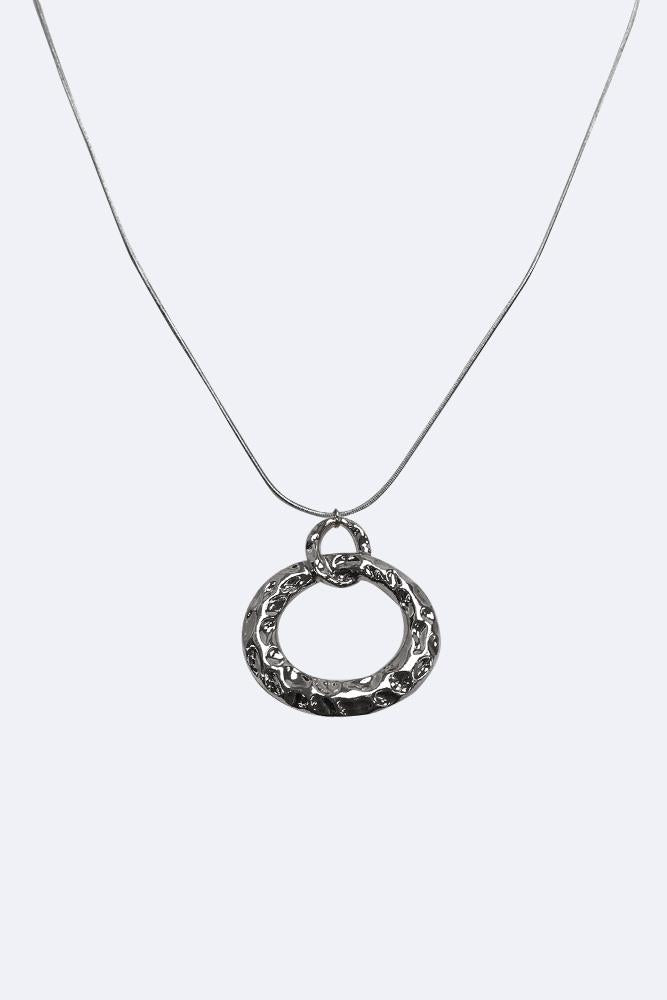 Interlocking Circles Pendant Chain Necklace